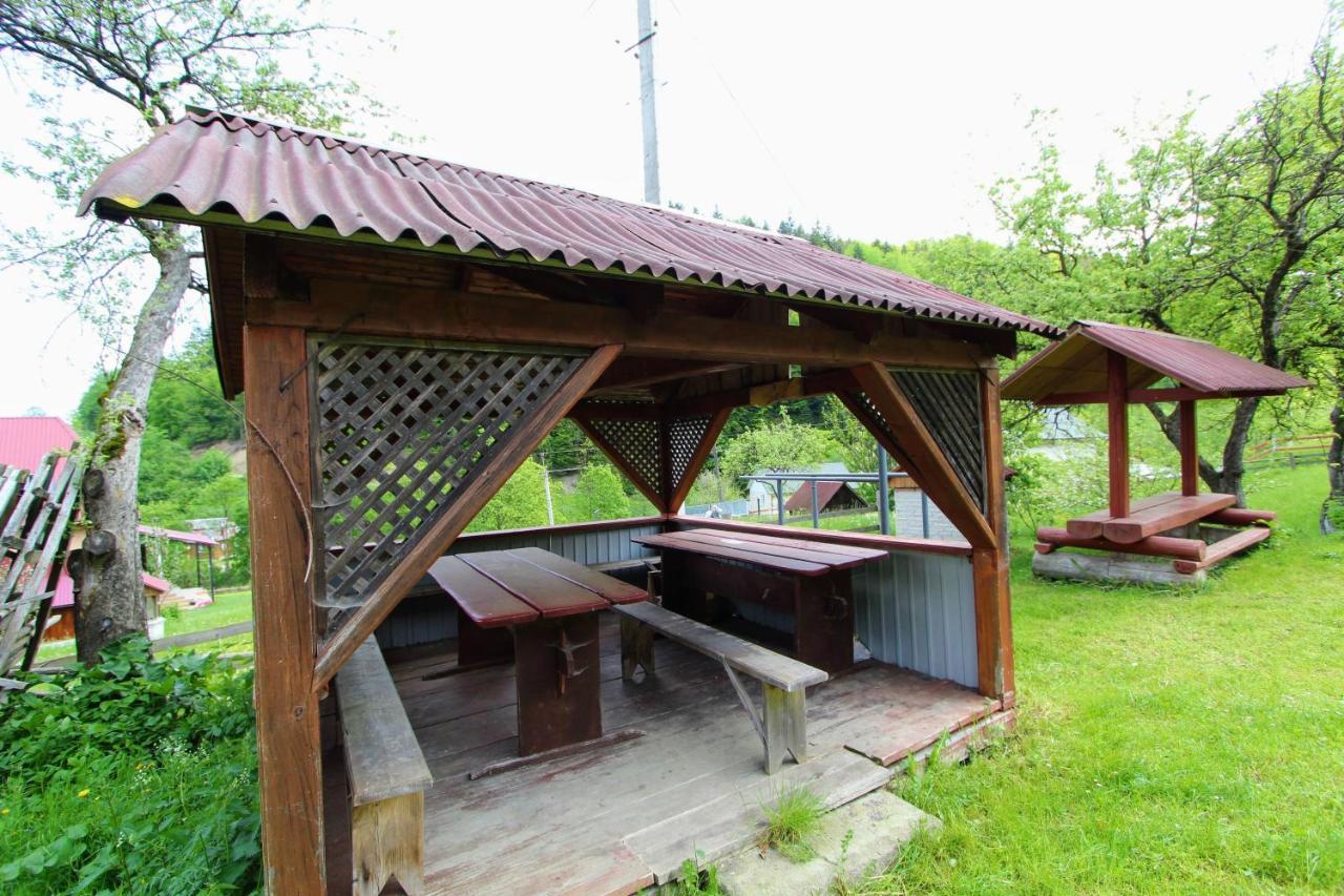 Cottage "Karpatske Shale" Yaremche Exterior photo